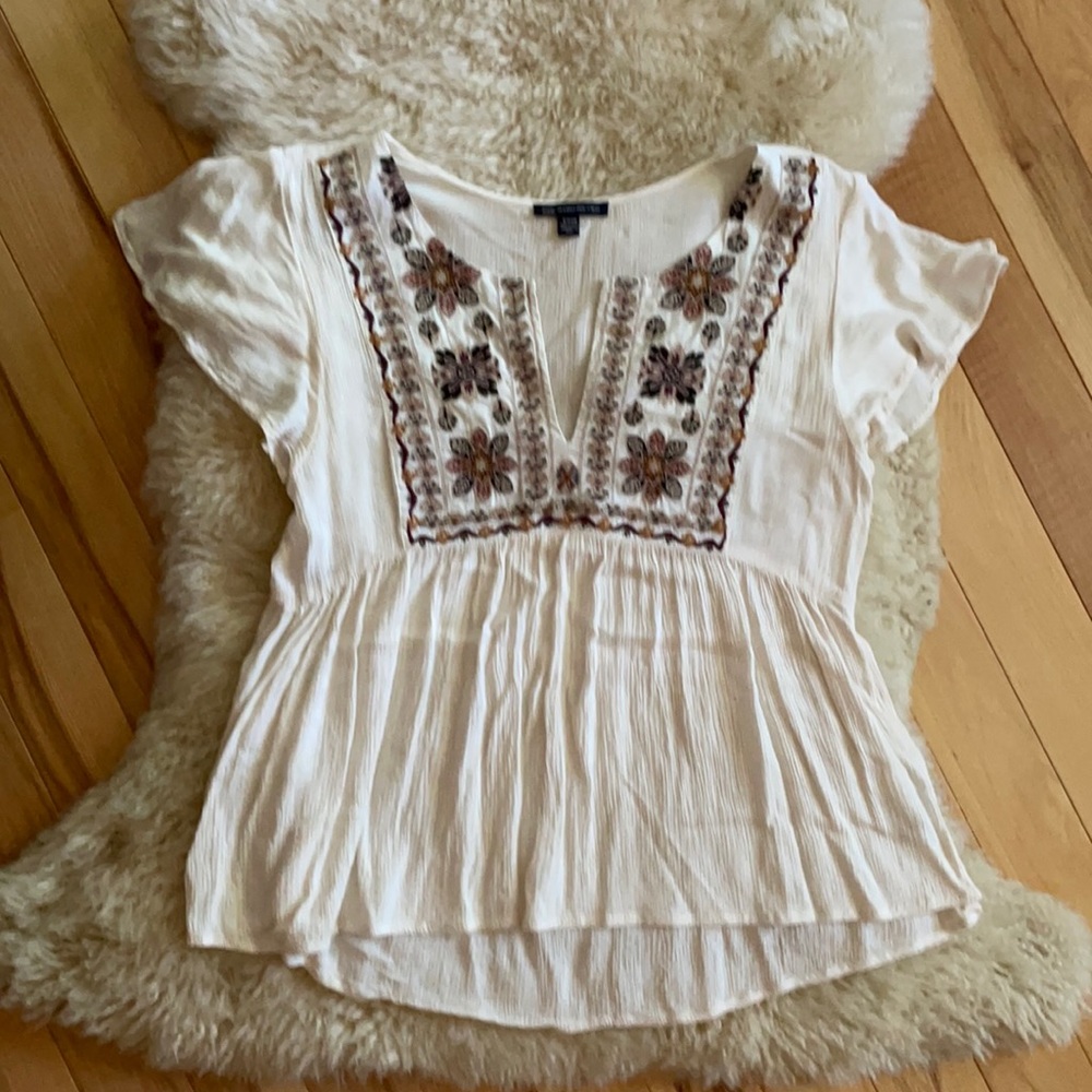 American Eagle embroidery shirt
